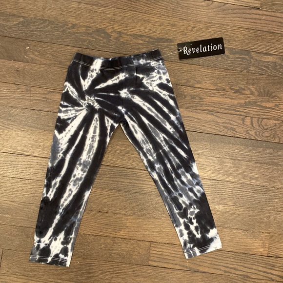 NWT Revelation Girls Tie Dye Leggings, Size 5/6 - Picture 1 of 3